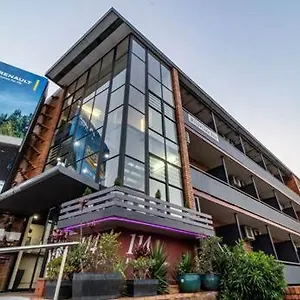 3* Pensión Kingsford Riverside
